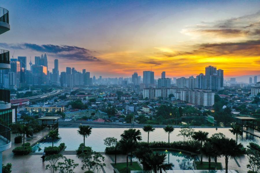 10Mins To Klcc W Lrt+Mall+Netflix Muji Urban Kuala Lumpur Exteriör bild